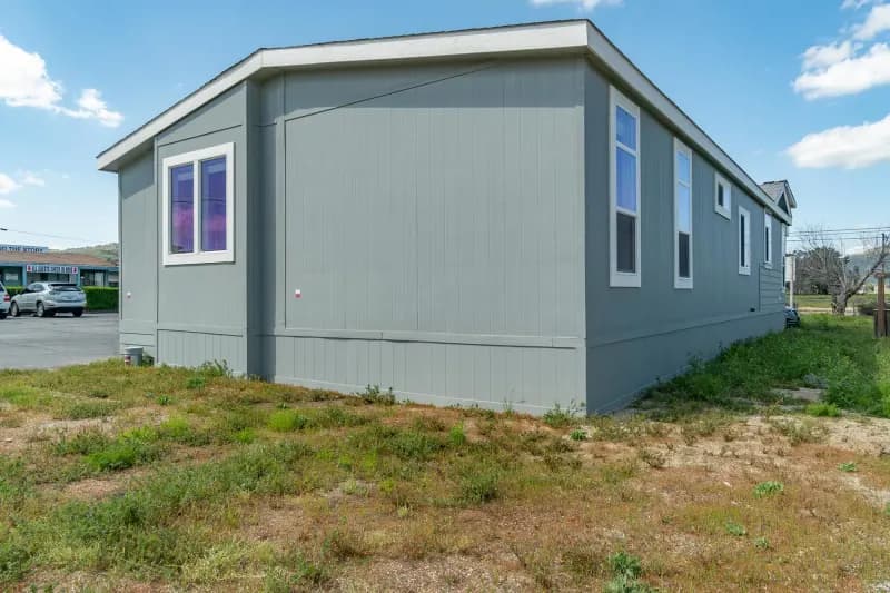 Sunset ridge-k943j elevation and exterior home features