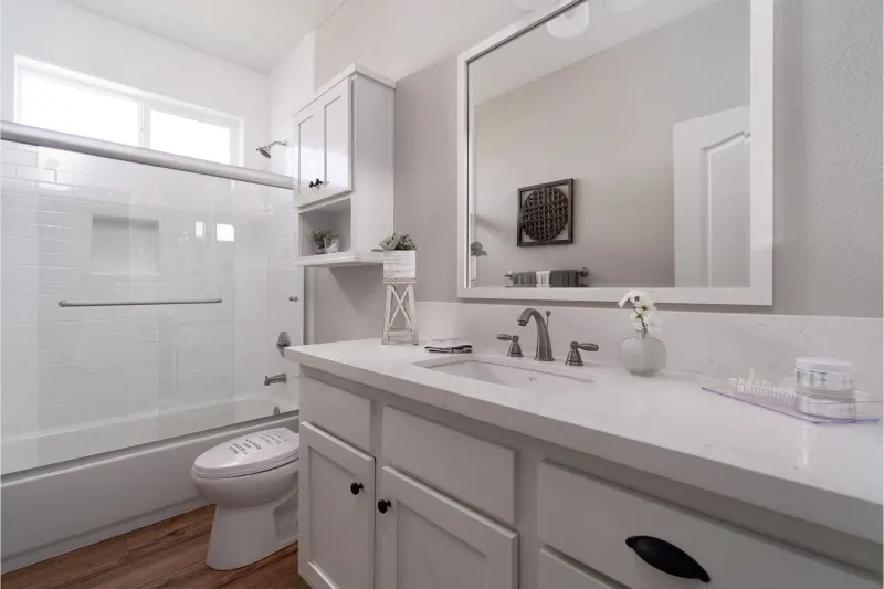 Sunset ridge-k943j bathroom home features