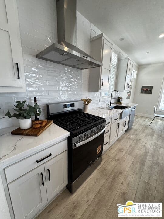 73364 haystack mountain drive, palm desert, ca 92260 kitchen home features