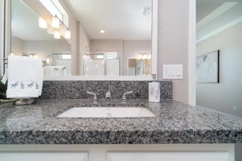Sunset ridge-k583j bathroom home features