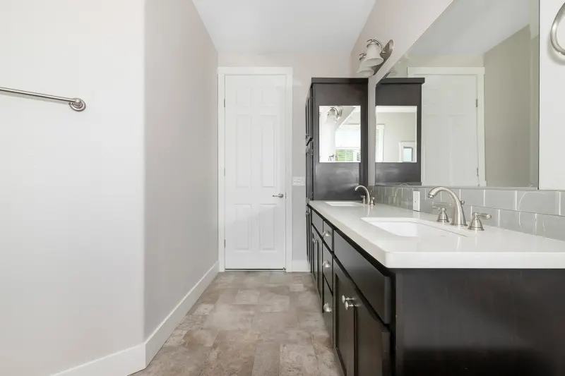 Sunset ridge-k900j bathroom home features