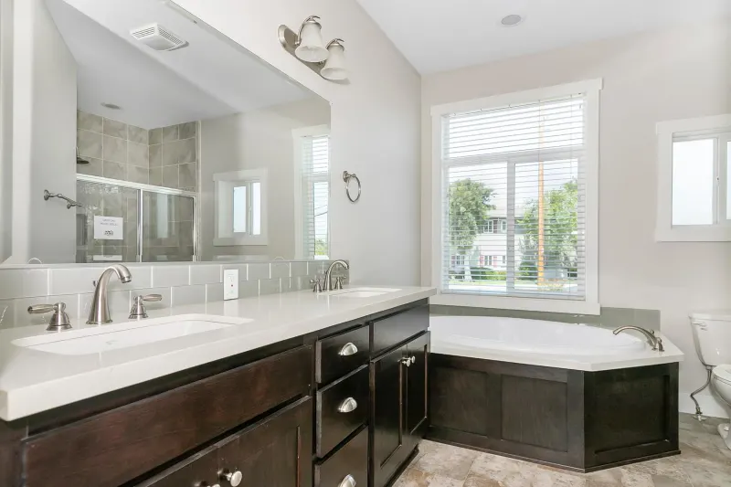 Sunset ridge-k900j bathroom home features