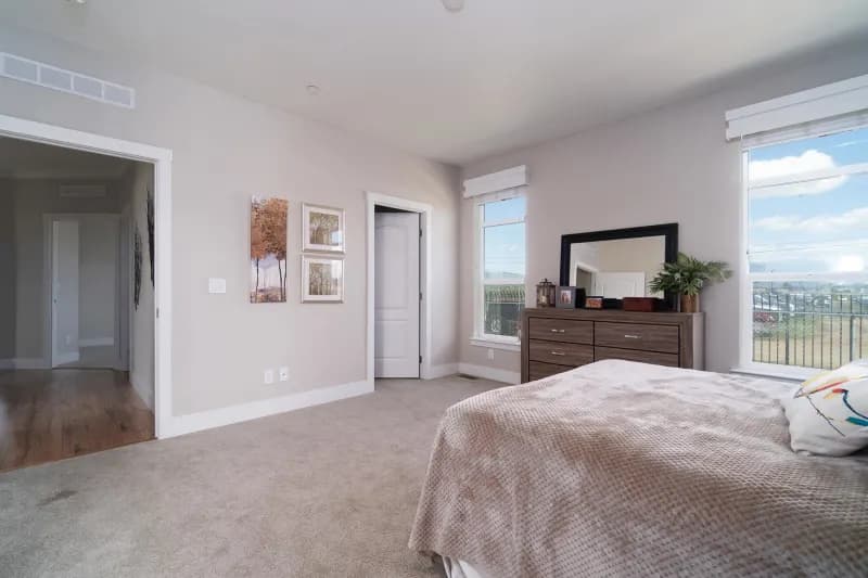 Sunset ridge-k943j bedroom home features