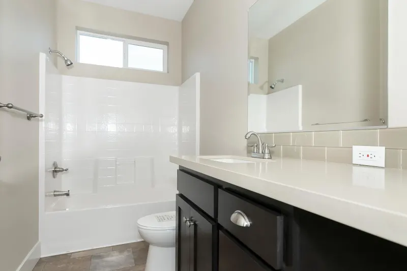 Sunset ridge-k900j bathroom home features
